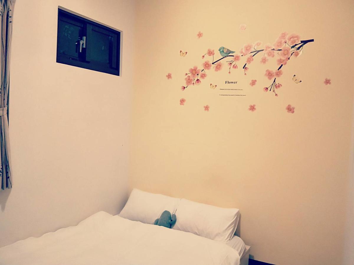 Hostel Feng Chia House Taichung Exterior foto