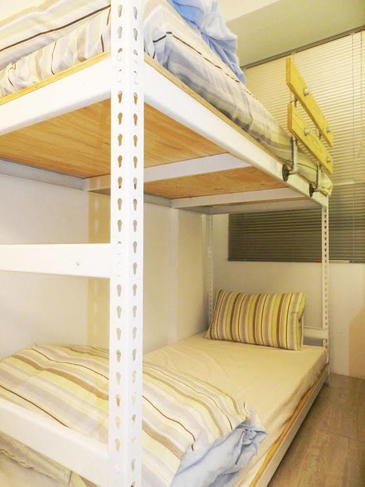 Hostel Feng Chia House Taichung Exterior foto